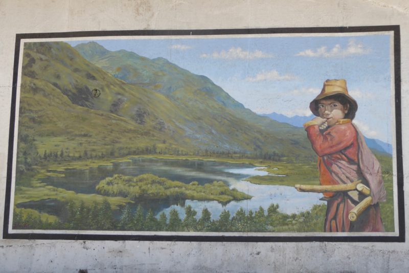 At the entrance of Huari there was s series of paintings depicting scenes of the area