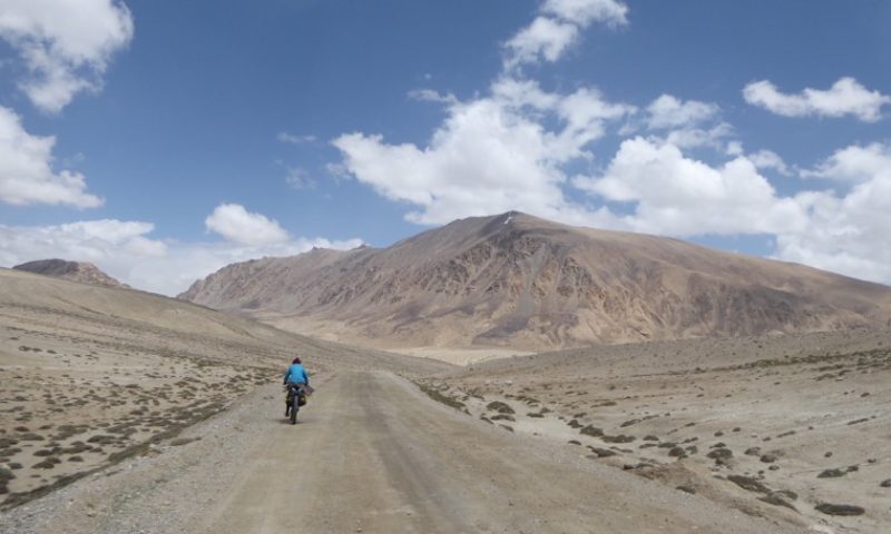 The start of the tough 24km descent to the Pamir highway – sandy, rocky, corrugated and strong head wind at times