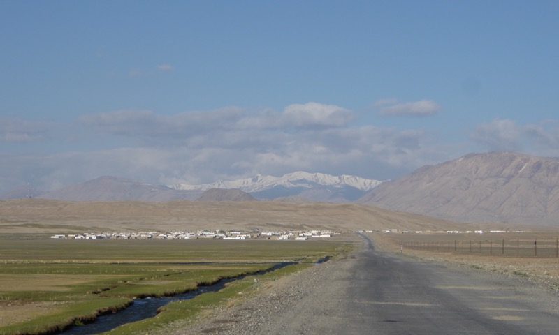 Looking back to Alichur and from where we came